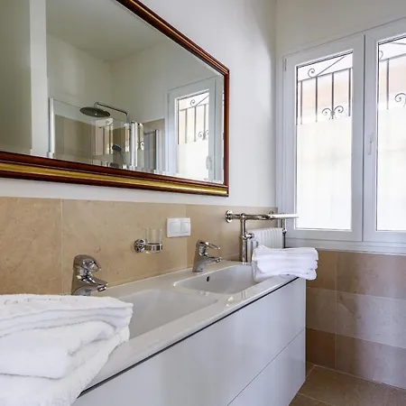 Sea View With Private Secure Parking - 2 *