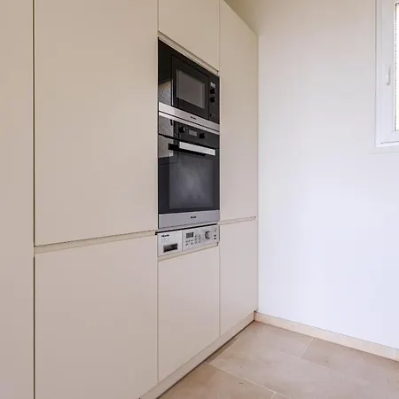 Apartment Sea View With Private Secure Parking - 2 *